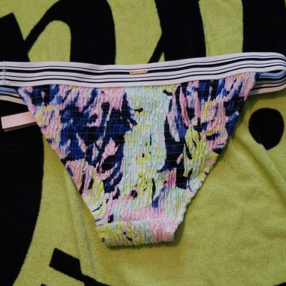 Vs swim bottom - Picture 2 of 2